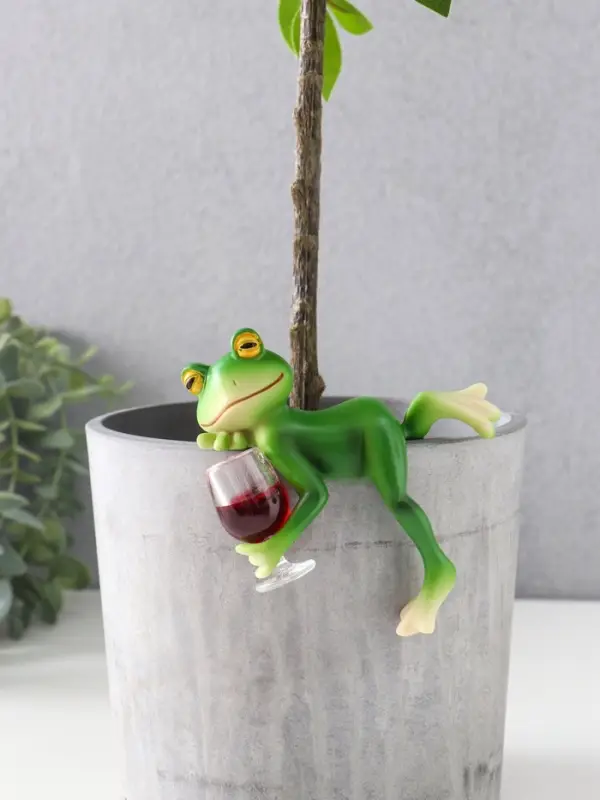Сувенир полистоун "Лягуха с бокалом - расслабляемся" 9,5х4,5х7,5 см