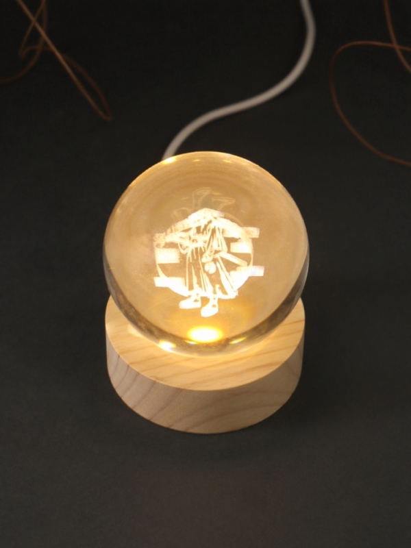 Сувенир стекло подсветка "Шар. Самурай" d=6 см подставка дерево, USB