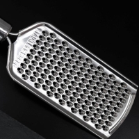 Тёрка для сыра Доляна &laquo;Металлик&raquo;, 24&times;6 см, мелкая, с ручкой, цвет серебристый