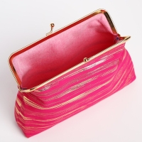 Косметичка на фермуаре, цвет малиновый Косметичка на фермуаре, цвет малиновый