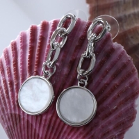 Серьги с перламутром &laquo;Волшебство&raquo; кружок, цвет белый в серебре