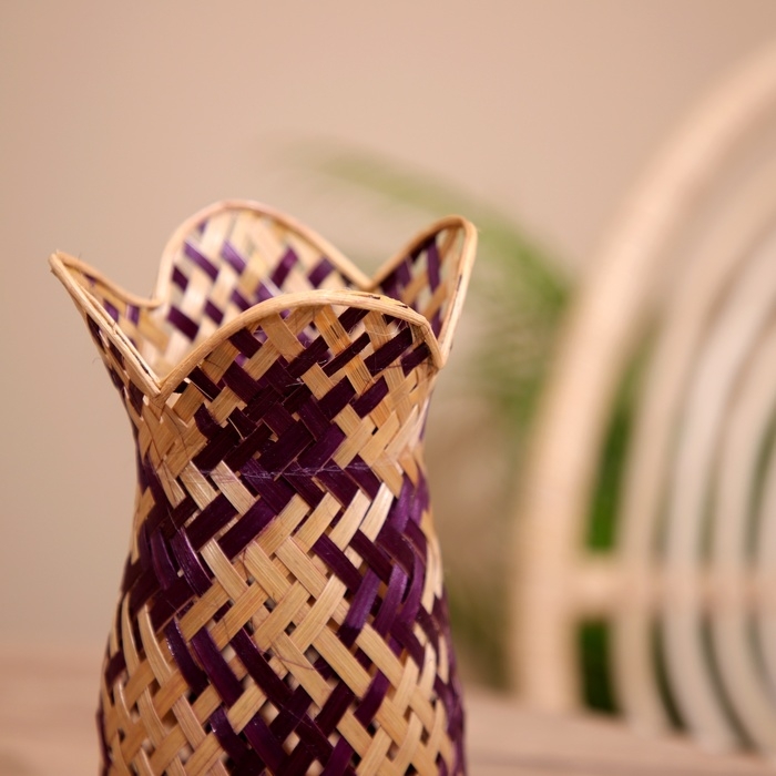 Вазочка плетёная, из бамбука 11х11х17 см Вазочка плетёная, из бамбука 11х11х17 см