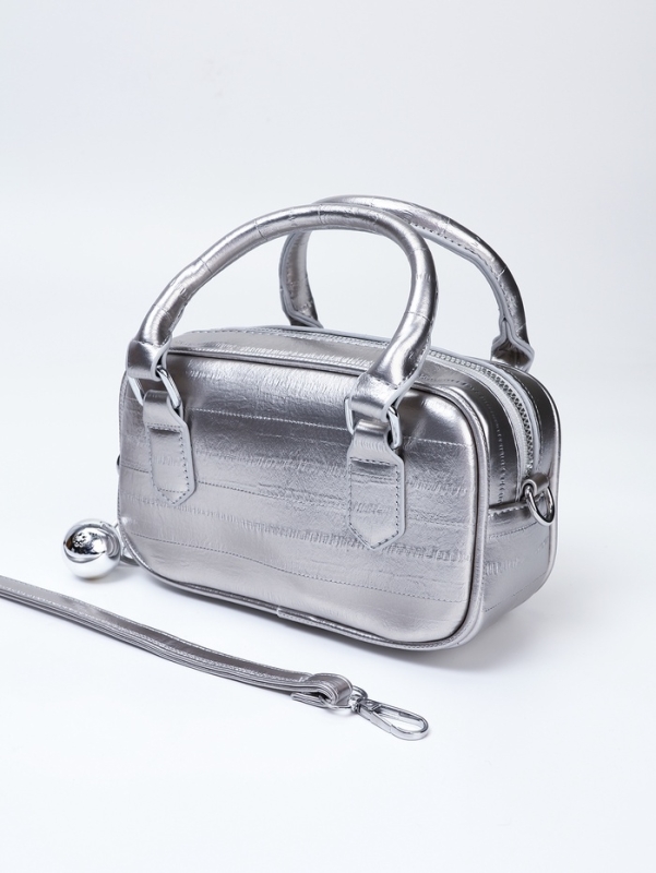 Сумка женская, 20*9*12, отд на молнии, длин ремень, серебро