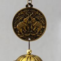 Музыка ветра металл "Монета со слонами" 3 колокольчика 1 фигурка 38 см МИКС