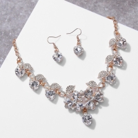 Набор 2 предмета: серьги, колье «Вернисаж» сердце и цветы, цвет белый в золоте, 42 см Набор 2 предмета: серьги, колье «Вернисаж» сердце и цветы, цвет белый в золоте, 42 см