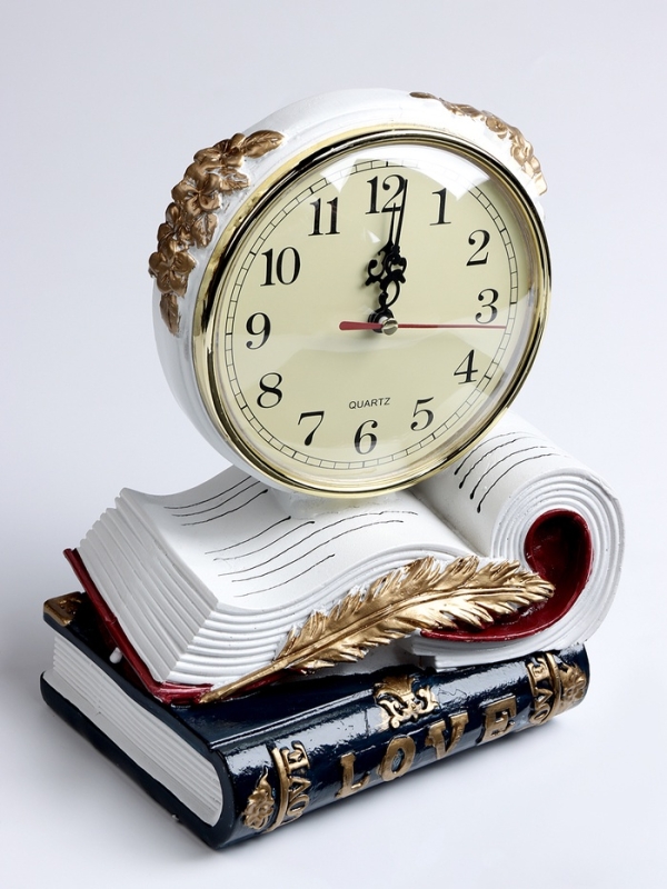 Часы настольные интерьерные, «Книга», на батарейках, 20×13.5×22.5 см, d-13 см Часы настольные интерьерные, «Книга», на батарейках, 20×13.5×22.5 см, d-13 см