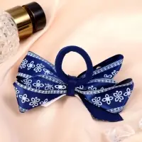 Резинка для волос &laquo;Школьница&raquo;, бант цветочный орнамент, 8 см, бело-синяя