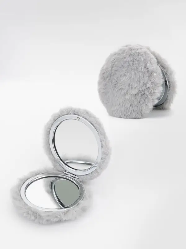 Зеркало складное &laquo;Мех&raquo;, d=8 см, с увеличением, с искусственным мехом, серое