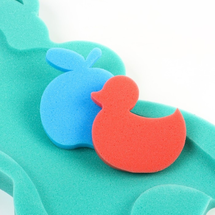 Подкладка для купания макси &laquo;Мишка&raquo;, цвет зеленый, 55х30х6см