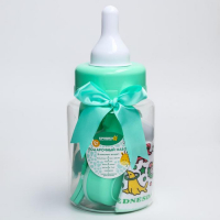 Набор детский &laquo;Первый подарок малышу&raquo;, 10 предметов: бутылочки для кормления 150 и 250 мл, поильник, посуда, нагрудник, расчёска, щётка, цвет зелёный