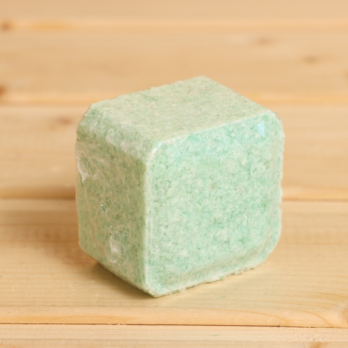 Соляной брикет куб Соляной брикет куб "Можжевельник" 200 г "Добропаровъ"