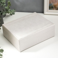 Шкатулка кожзам для украшений "Пионы и лепестки" белая 8,5х23,5х18,5 см Шкатулка кожзам для украшений "Пионы и лепестки" белая 8,5х23,5х18,5 см