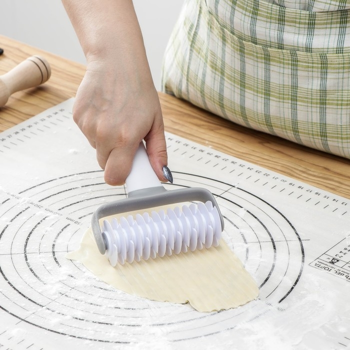 Валик для нарезки теста Доляна &laquo;Виктори&raquo;, 20&times;12 см, цвет белый