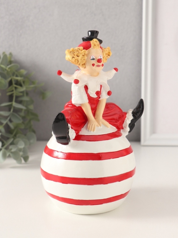 Копилка полистоун "Клоун в цилиндре, на надувном мяче" красно-белый 12,5х11х20,5 см