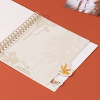 Фотоальбом на спирали 20 листов "Котики в окне" объёмный элемент + 4 вкладки 24х24 см Фотоальбом на спирали 20 листов "Котики в окне" объёмный элемент + 4 вкладки 24х24 см