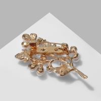 Брошь &laquo;Ветка&raquo; жемчужных ягод, цвет белый в золоте