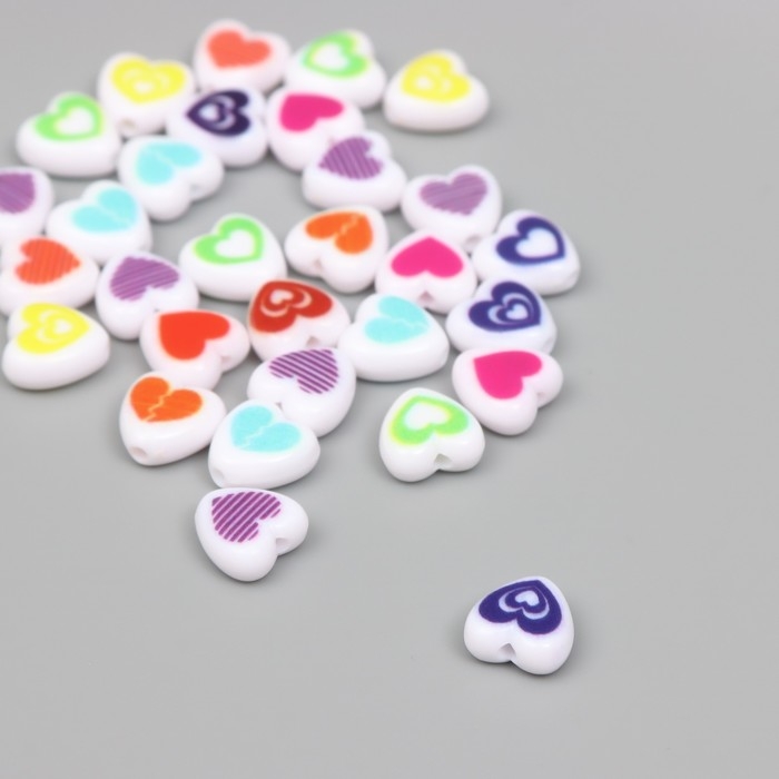 Бусины для творчества пластик "Нарисованное сердце" бело-цветные набор 30 шт 0,8х0,4 см