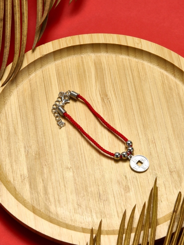 Браслет-оберег &laquo;Красная нить&raquo; одна монета, цвет чернёное серебро, 20 см