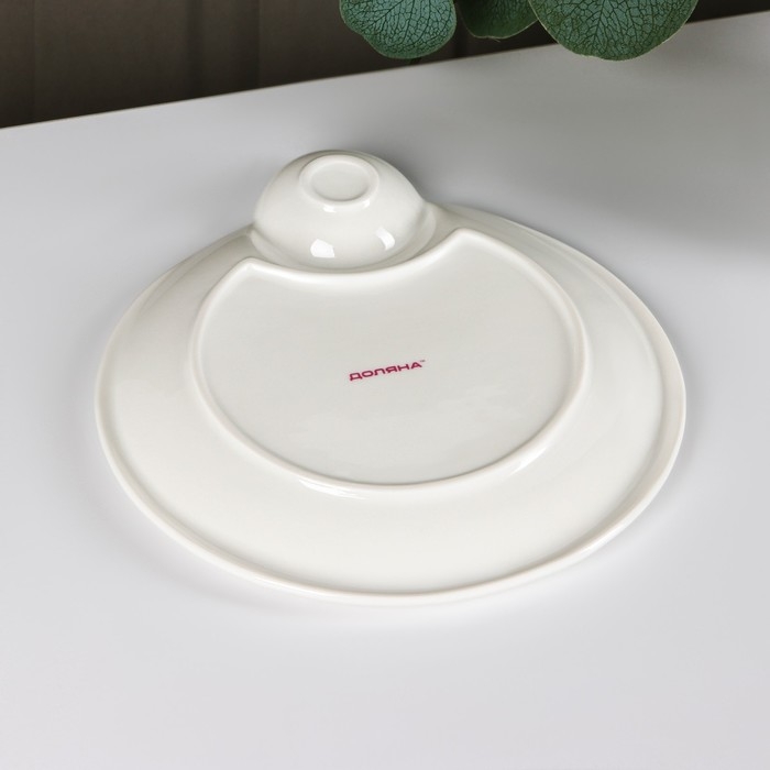 Блюдо фарфоровое круглое с соусником Доляна &laquo;Зелёный сад&raquo;, 22,5&times;20&times;2 см, цвет белый