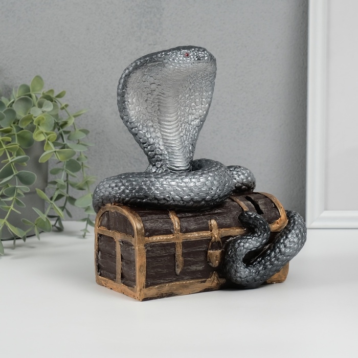 Новогодняя копилка Новогодняя копилка "Кобра на сундуке " 20 х 17 х 12 см, серебристый