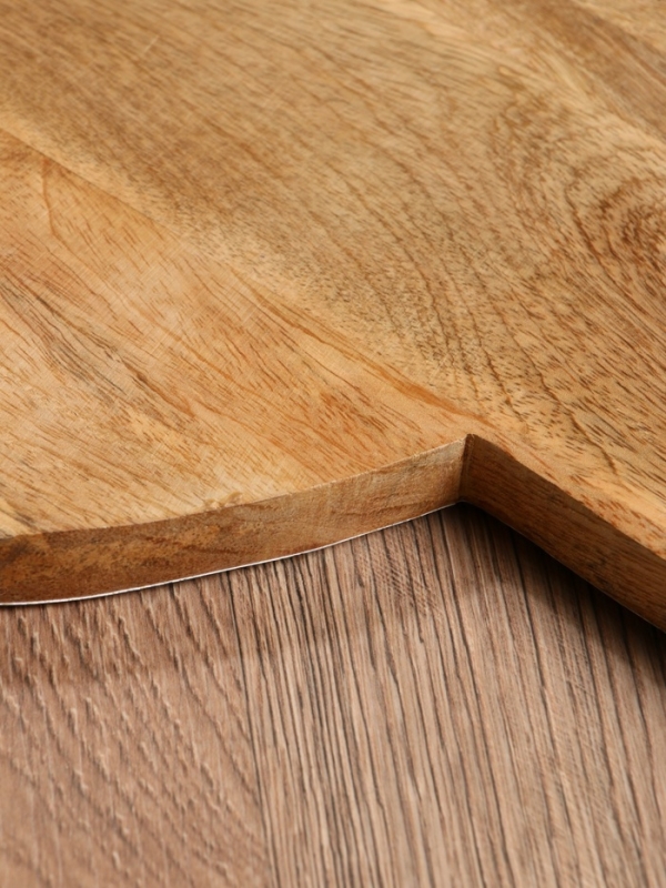 Доска разделочная круглая "Крабы" дерево манго 36х28 см