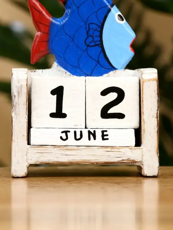 Календарь настольный &laquo;Рыбка&raquo;, 7&times;4&times;10 см, дерево, сине-белый