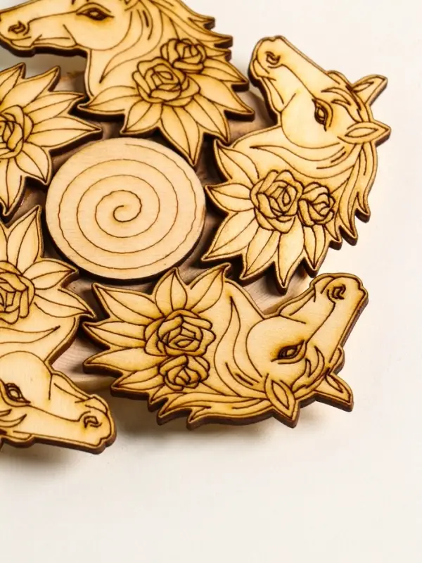 Подставка под горячее Лошадь в цветах, 11см, можжевельник