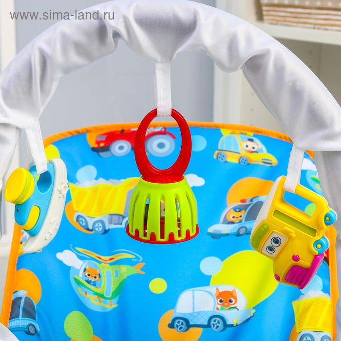 Шезлонг - качалка для новорождённых &laquo;Транспорт&raquo;, игровая дуга, игрушки МИКС