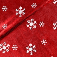 Лоскут для рукоделия &laquo;Белые снежинки&raquo;, красный, 50 &times; 150 см