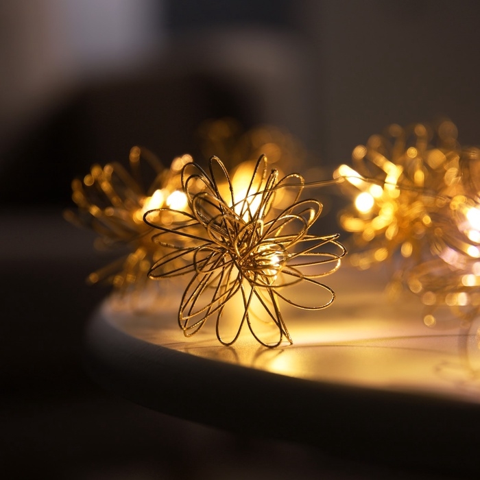 Гирлянда &laquo;Нить&raquo; роса 5 см, с насадками &laquo;Вспышка&raquo;, IP20, серебристая нить, 10 LED, батарейки ААх2 (не в комплекте), свечение тёплое белое