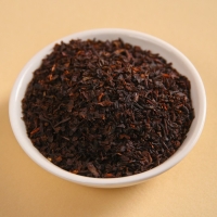 Подарочный набор &laquo;С Новым годом!&raquo;: чай чёрный (50 гр), крем-мед (5 шт x 30 гр)