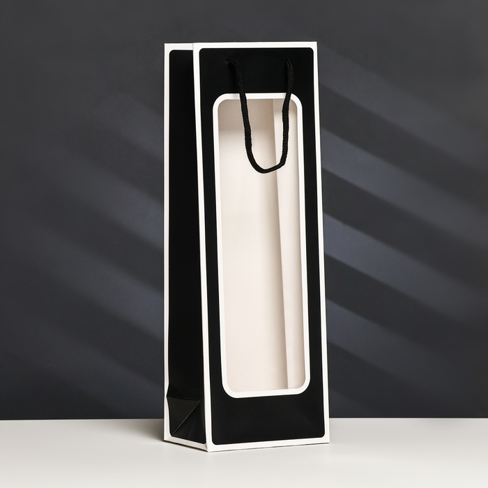 Пакет-переноска для цветов с PVC окном 12,5 × 8,5 × 36 см, черный с каймой Пакет-переноска для цветов с PVC окном 12,5 × 8,5 × 36 см, черный с каймой