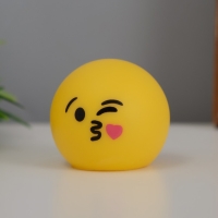 Ночник "Влюбленный смайл" 2Вт LED LR44 желтый 4,5х4,5х4,5см Ночник "Влюбленный смайл" 2Вт LED LR44 желтый 4,5х4,5х4,5см