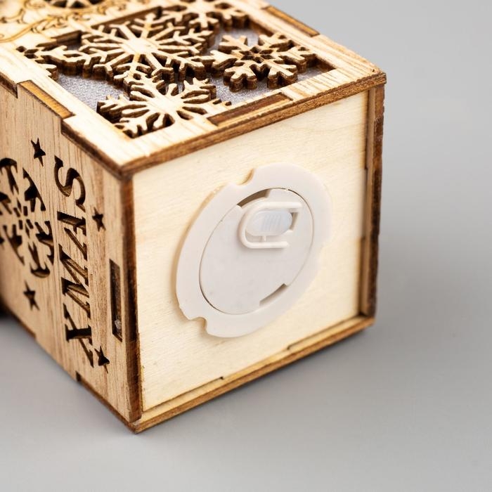 Ёлочная игрушка &laquo;Домик со снежинками&raquo;, от батареек, свечение тёплое белое