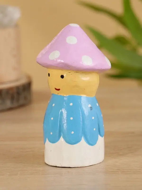 Сувенир "Гномик" дерево 5,5х5,5х10 см, цв. сиренево-голубой