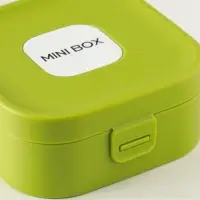 Шкатулка пластик для украшений с зеркалом, с ручкой 3 ячейки, 3 полосы, зелёны 9х9х3,8 см