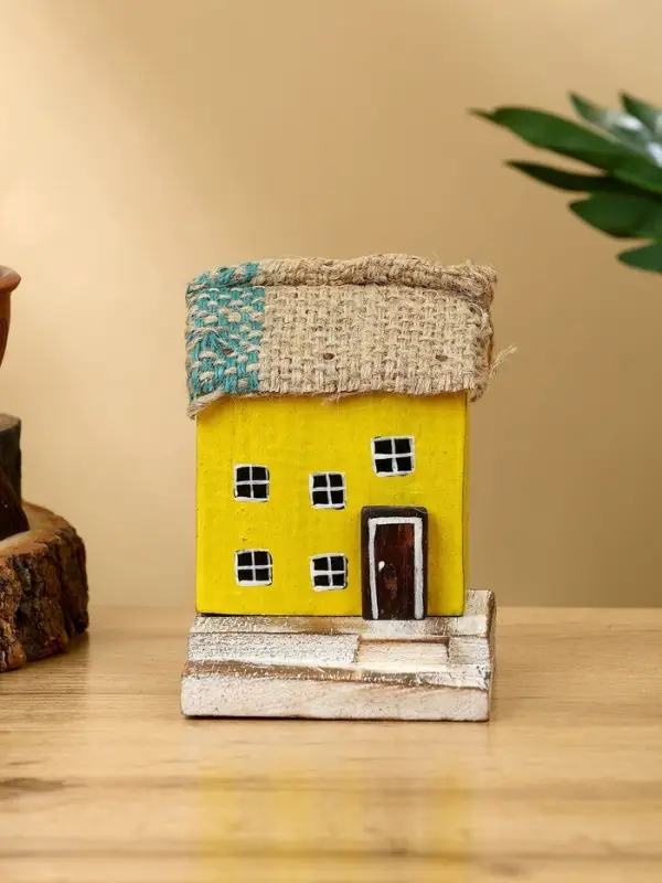 Сувенир "Дом" дерево Албезия 9х11х11 см, цв. жёлтый