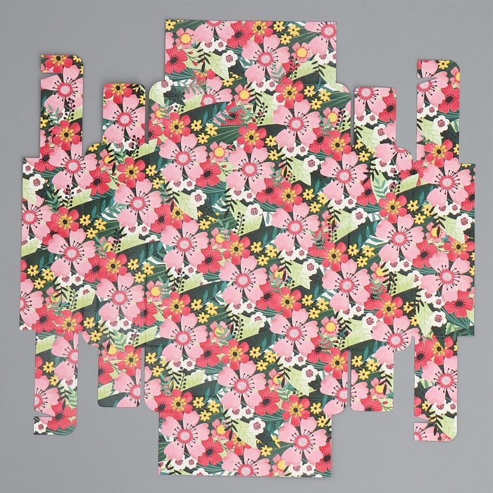 Коробка для конфет, кондитерская упаковка, 9 ячеек, &laquo;Любимому воспитателю&raquo; 14.5 х 14.5 х 3.5 см