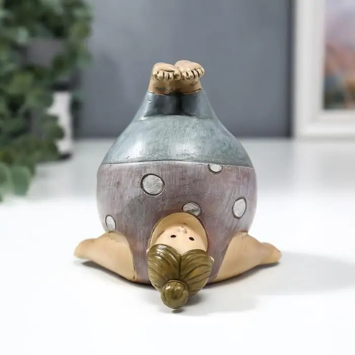 Фигурка полистоун &laquo;Пышечка: упражение берёзка&raquo;, 10.5&times;11&times;11.5 см