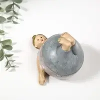 Фигурка полистоун &laquo;Пышечка: упражение берёзка&raquo;, 10.5&times;11&times;11.5 см