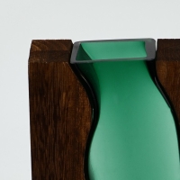 Ваза для цветов &laquo;Органик&raquo; из зеленого стекла с деревянной подставкой 24&times;14,5&times;4 см