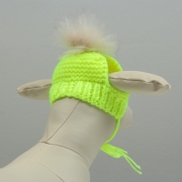 Шапка вязаная для собак, с помпоном, M-L (объем головы 28 см, высота 9 см), микс