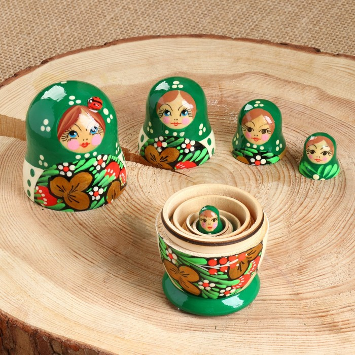Матрёшка &laquo;Божья коровка&raquo;, зелёное платье, 5 кукольная, 10-12 см