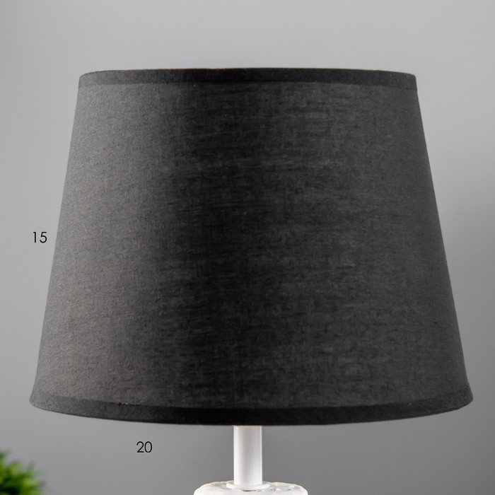 Настольная лампа Настольная лампа "Киана" Е14 40Вт бело -черный 20х20х33см RISALUX