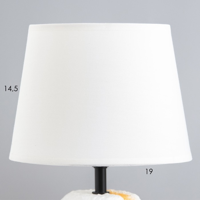 Настольная лампа "Алатея" Е14 40Вт бело-бежевый 20х20х33 см RISALUX