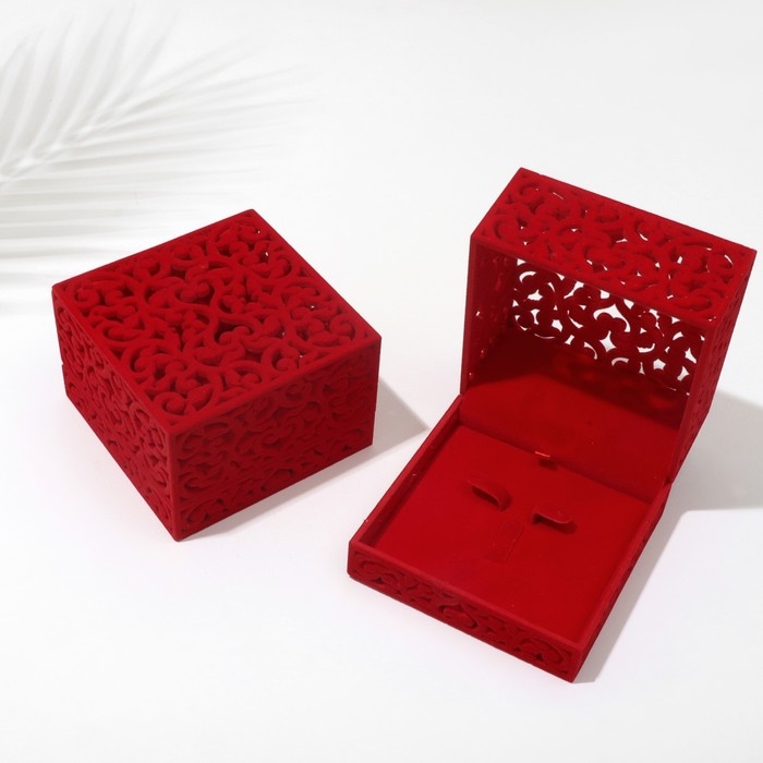 Футляр бархатный под гарнитур &laquo;Кружево&raquo;, 10&times;10, цвет красный