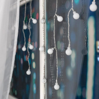 Гирлянда &laquo;Бахрома&raquo; 3 &times; 0.5 м с насадками &laquo;Шарики&raquo;, IP20, прозрачная нить, 80 LED, свечение мульти (RG/RB), мигание, 220 В