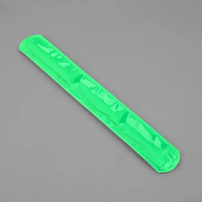 Светоотражающий слэп-браслет, самофиксирующийся, 22 &times; 3 см, цвет МИКС