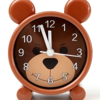 Часы будильник настольные детские &laquo;Мишка&raquo;, 8&times;8.7 см