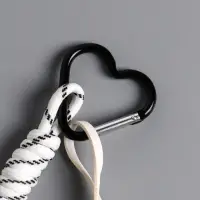 Брелок на карабине кожзам, текстиль "Медведь" белый, с узлом 27х8,8х1,5 см